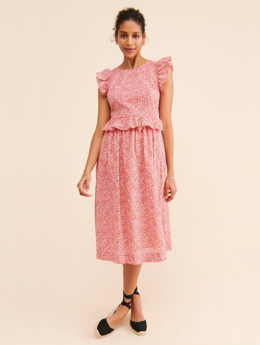 NWT Vero Moda Pink Smocked Tiered Floral Urba Midi Dress | Size L
